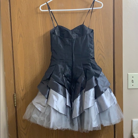 Strapless layered flare dress - Picture 2 of 2